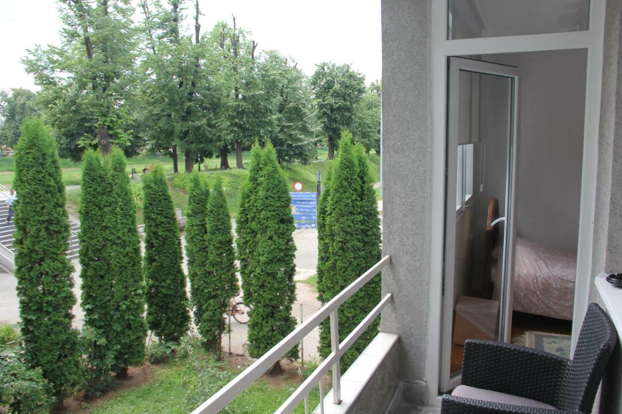 Apartman Kej Pirot Extérieur photo