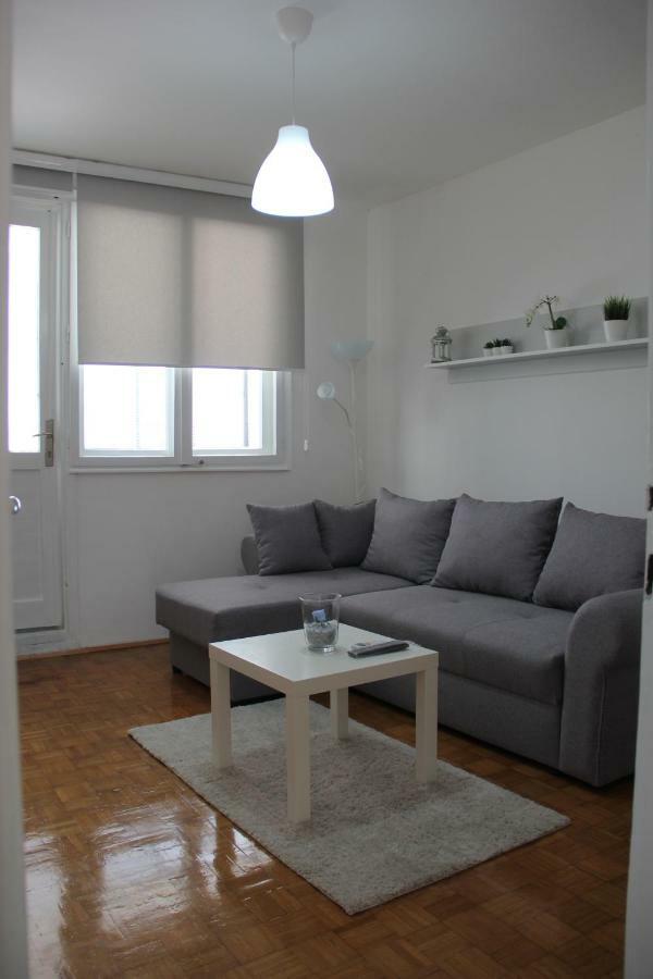 Apartman Kej Pirot Extérieur photo