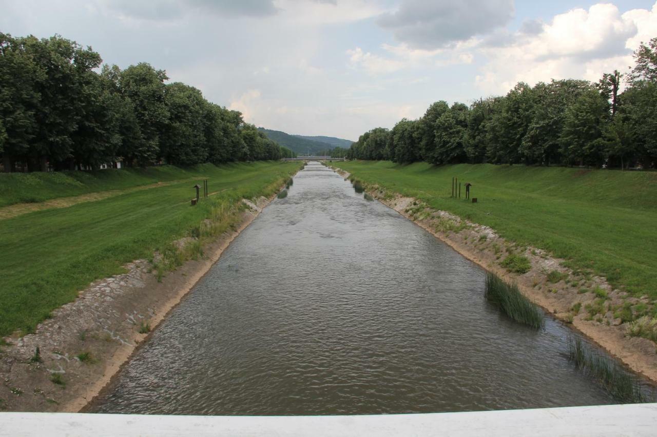 Apartman Kej Pirot Extérieur photo
